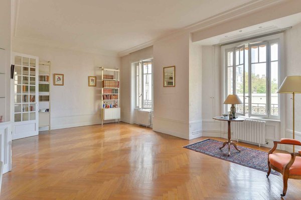 Faut-il passer obligatoirement par une agence pour acheter un appartement à Lyon ?